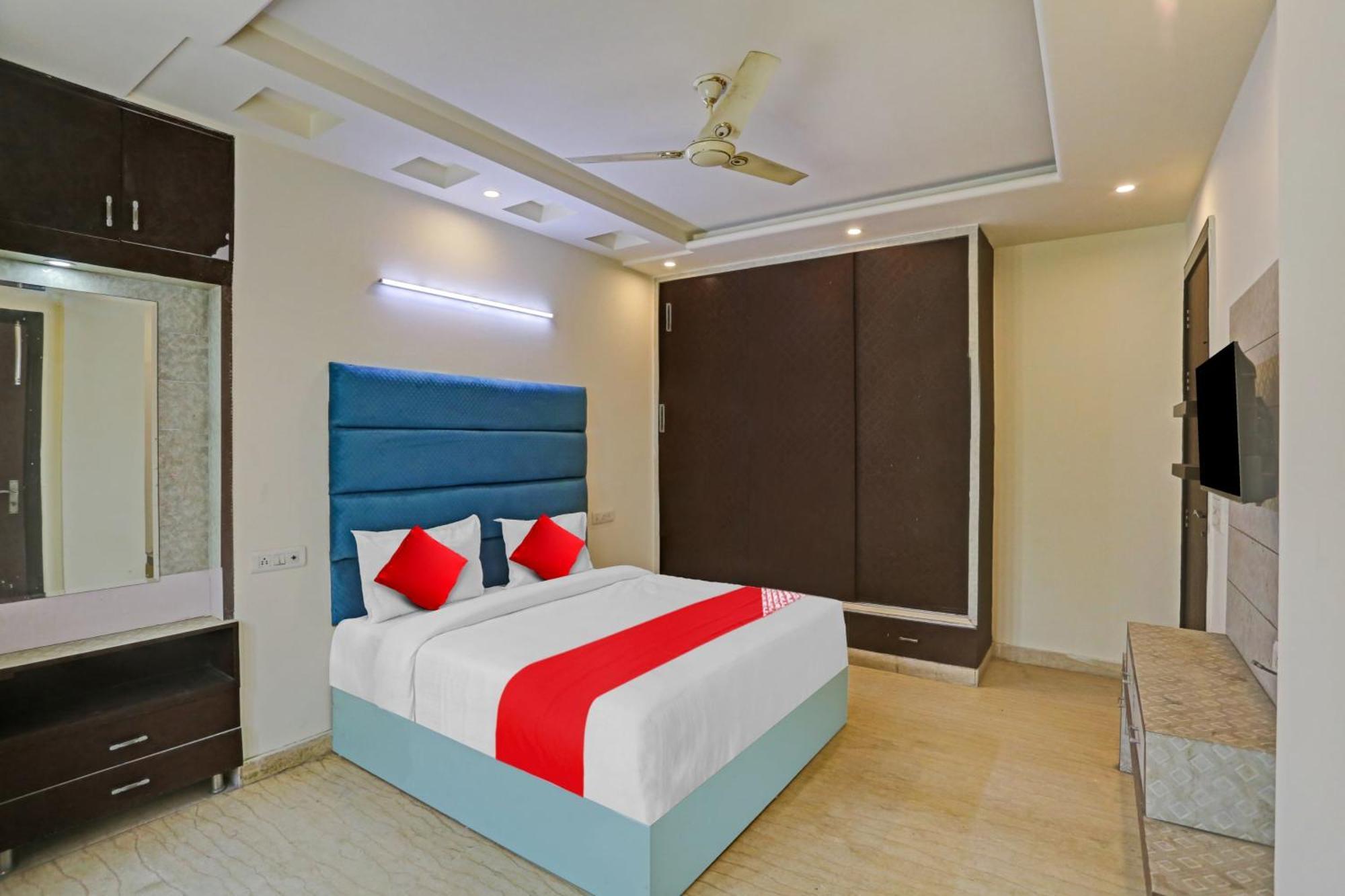 Hotel O Golden Key Inn Punjabi Bagh Nuova Delhi Esterno foto